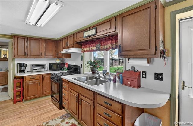 4034 E Newport Road, Newport, MI 48166