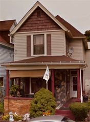 920 13th St, Beaver Falls, PA 15010