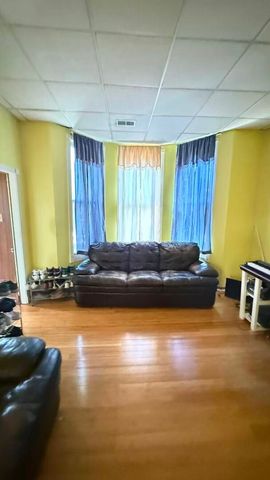 3540 S DAMEN Avenue, Chicago, IL 60609