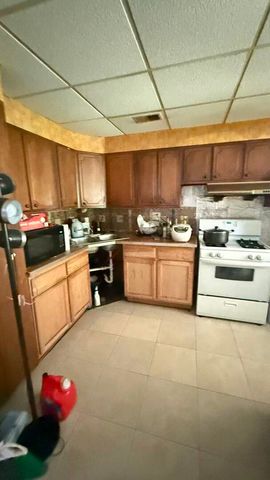3540 S DAMEN Avenue, Chicago, IL 60609