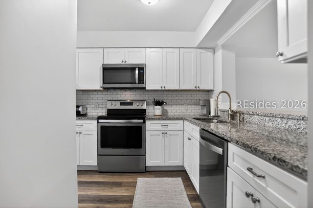 15 Deallyon Ave Apt 67, Hilton Head Island, SC 29928