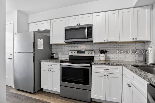 15 Deallyon Ave Apt 67, Hilton Head Island, SC 29928