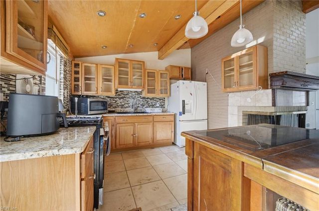 808 Pine Harbor DR, Norfolk, VA 23502