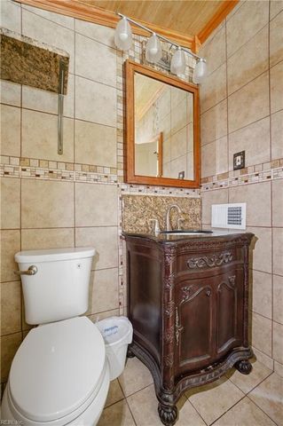 808 Pine Harbor DR, Norfolk, VA 23502