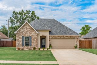 257 Saint Edmunds Way, Bossier City, LA 71111