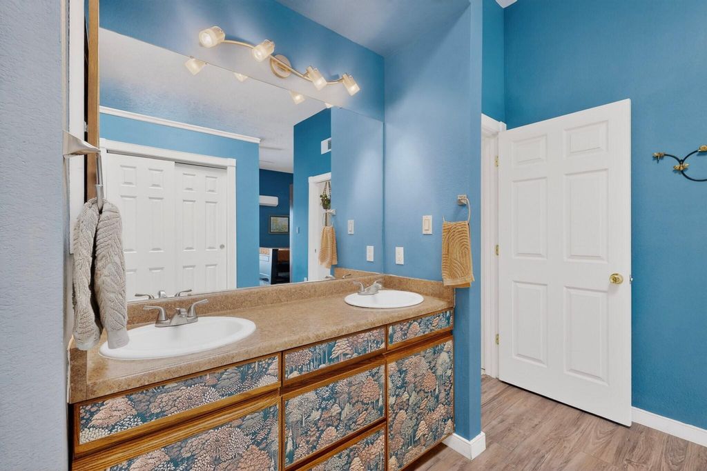 Image 21 of property listing at 7508 Teakwood Drive NW, Albuquerque, NM 87120