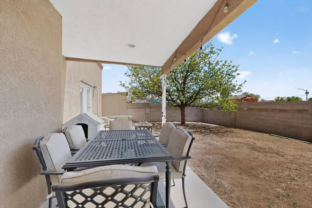 Image 33 of property listing at 7508 Teakwood Drive NW, Albuquerque, NM 87120