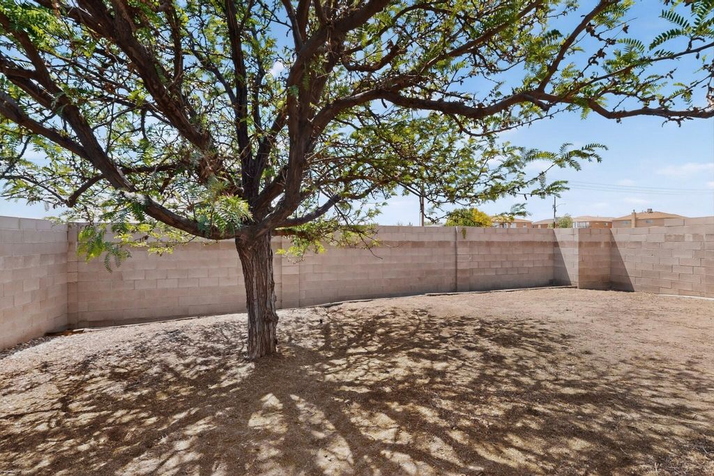 Image 39 of property listing at 7508 Teakwood Drive NW, Albuquerque, NM 87120