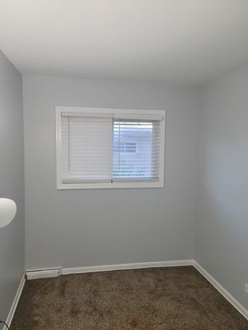 10081 Frontage Road D, Skokie, IL 60077