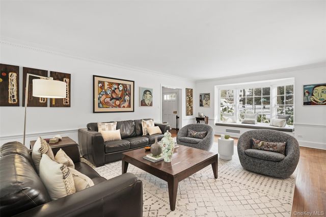 51 Paddington Road, Scarsdale, NY 10583