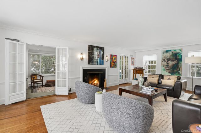 51 Paddington Road, Scarsdale, NY 10583