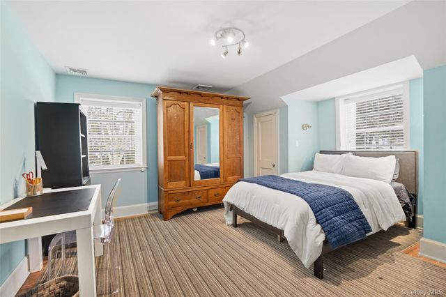 51 Paddington Road, Scarsdale, NY 10583