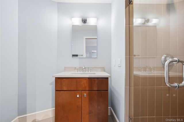 51 Paddington Road, Scarsdale, NY 10583