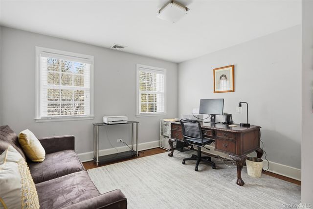 51 Paddington Road, Scarsdale, NY 10583