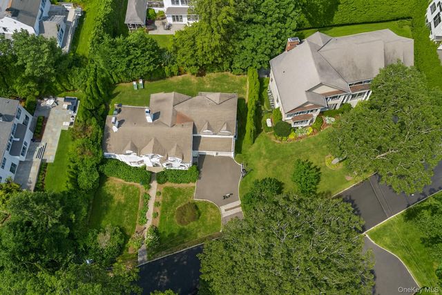 51 Paddington Road, Scarsdale, NY 10583