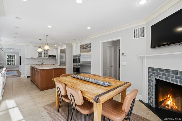 51 Paddington Road, Scarsdale, NY 10583