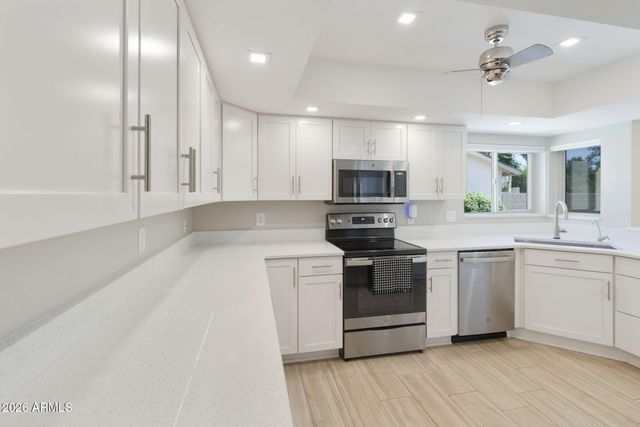 25425 S SEDONA Drive, Sun Lakes, AZ 85248