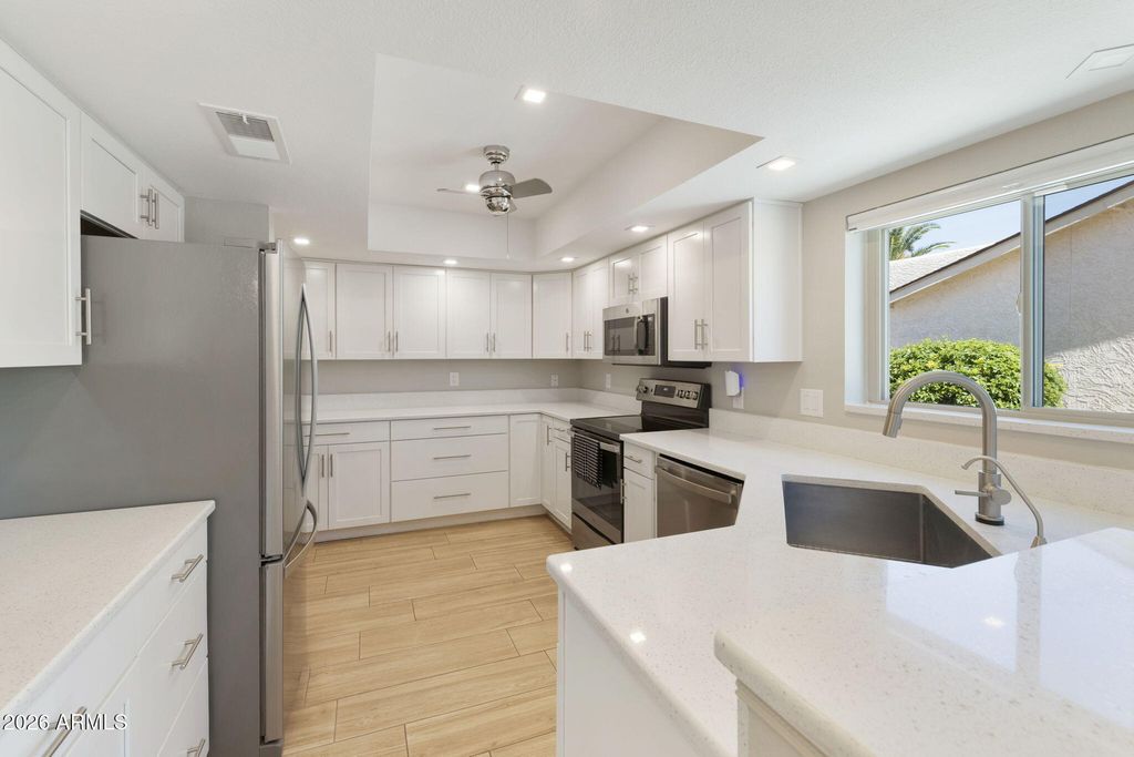 25425 S SEDONA Drive, Sun Lakes, AZ 85248 — photo 2