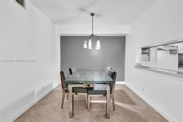 3021 N Oakland Forest Dr 208, Oakland Park, FL 33309