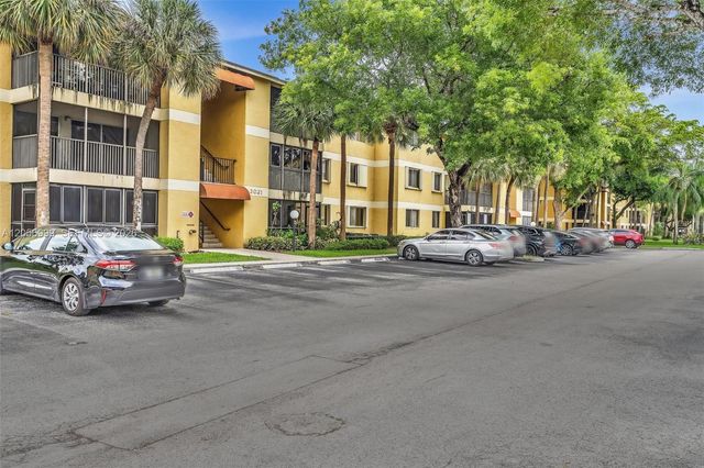 3021 N Oakland Forest Dr 208, Oakland Park, FL 33309