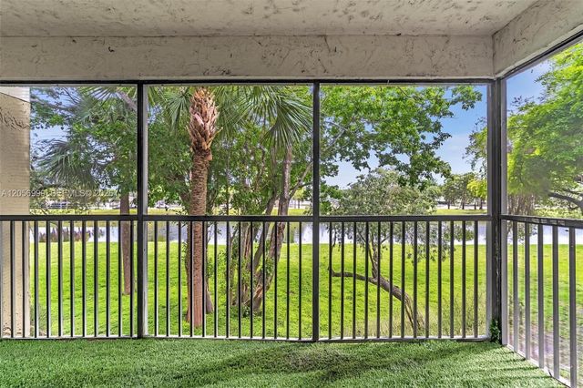 3021 N Oakland Forest Dr 208, Oakland Park, FL 33309