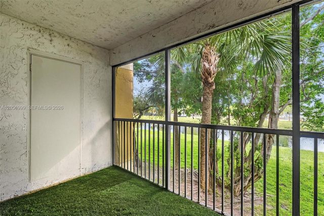 3021 N Oakland Forest Dr 208, Oakland Park, FL 33309