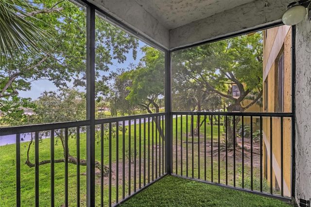3021 N Oakland Forest Dr 208, Oakland Park, FL 33309