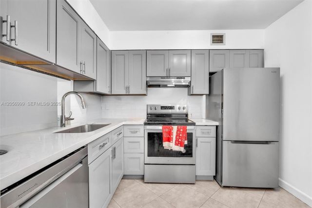 3021 N Oakland Forest Dr 208, Oakland Park, FL 33309