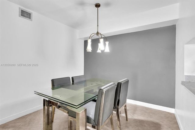 3021 N Oakland Forest Dr 208, Oakland Park, FL 33309