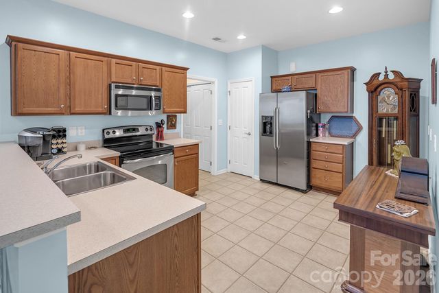 4607 Nashua Drive, Matthews, NC 28105
