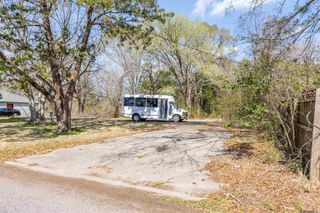 2351 Plantation Dr, Baton Rouge, LA 70807