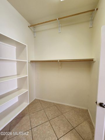 10046 E Cedar Hill Drive, Tucson, AZ 85748