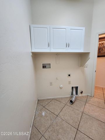 10046 E Cedar Hill Drive, Tucson, AZ 85748