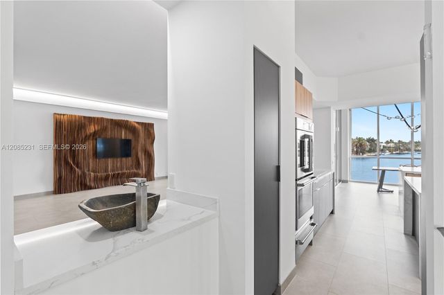 3801 NE 207th Street TH6, Aventura, FL 33180