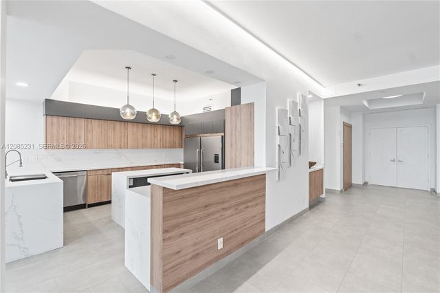 3801 NE 207th Street TH6, Aventura, FL 33180