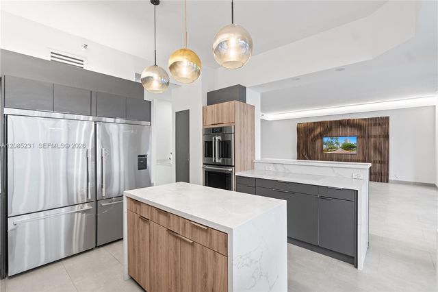 3801 NE 207th Street TH6, Aventura, FL 33180