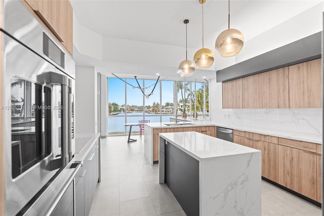 3801 NE 207th Street TH6, Aventura, FL 33180