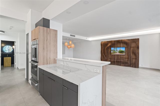 3801 NE 207th Street TH6, Aventura, FL 33180