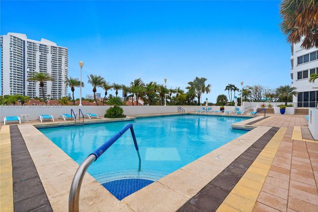 3801 NE 207th Street TH6, Aventura, FL 33180