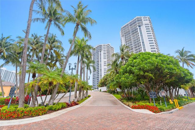 3801 NE 207th Street TH6, Aventura, FL 33180