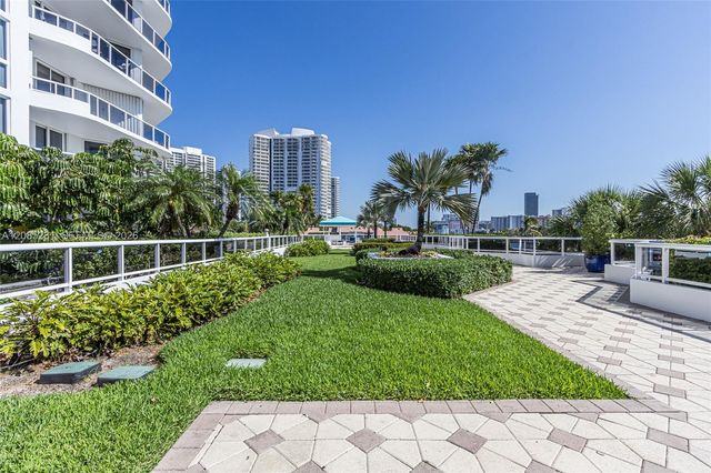 3801 NE 207th Street TH6, Aventura, FL 33180