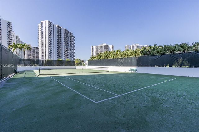 3801 NE 207th Street TH6, Aventura, FL 33180