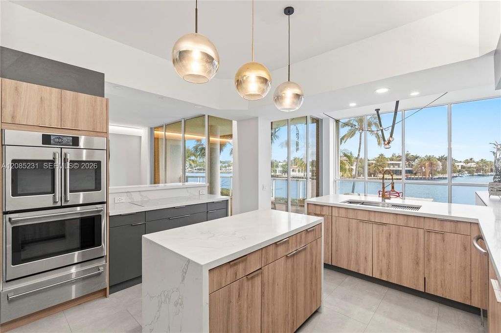 3801 NE 207th Street TH6, Aventura, FL 33180