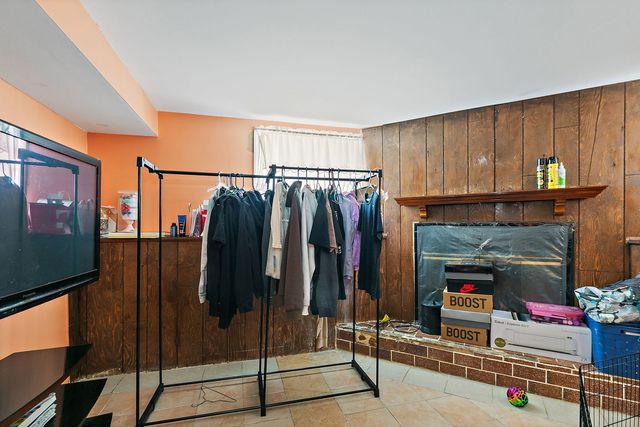 399 Tee Lane, Carpentersville, IL 60110