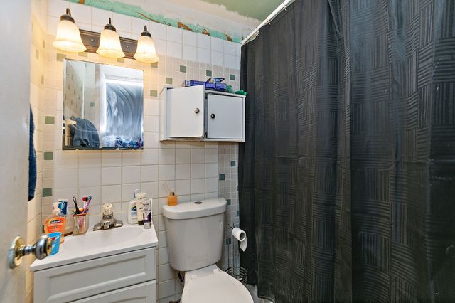 399 Tee Lane, Carpentersville, IL 60110