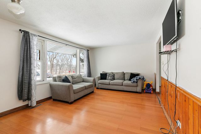 399 Tee Lane, Carpentersville, IL 60110