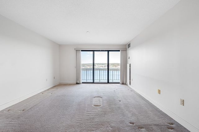 65 Lake Avenue 508, Worcester, MA 01604