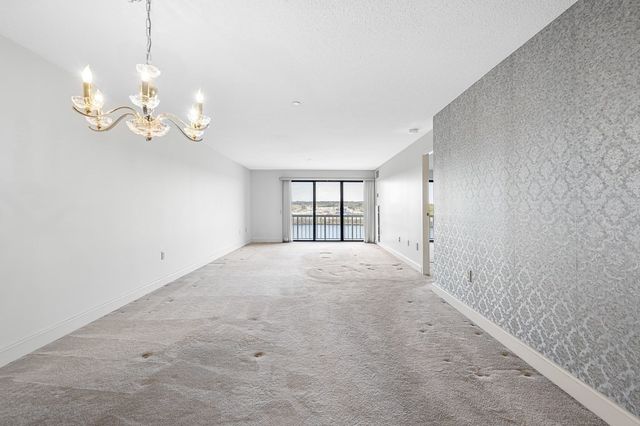 65 Lake Avenue 508, Worcester, MA 01604