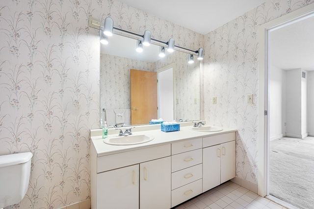 65 Lake Avenue 508, Worcester, MA 01604