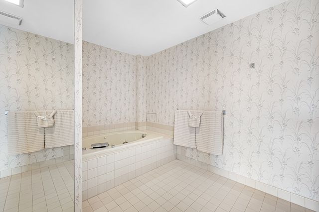 65 Lake Avenue 508, Worcester, MA 01604